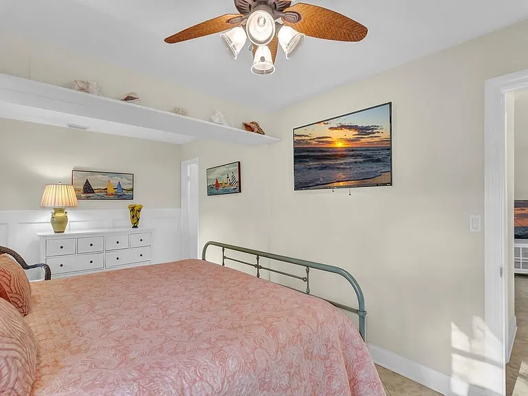 594 Bougainvillea Ln — Photo 33