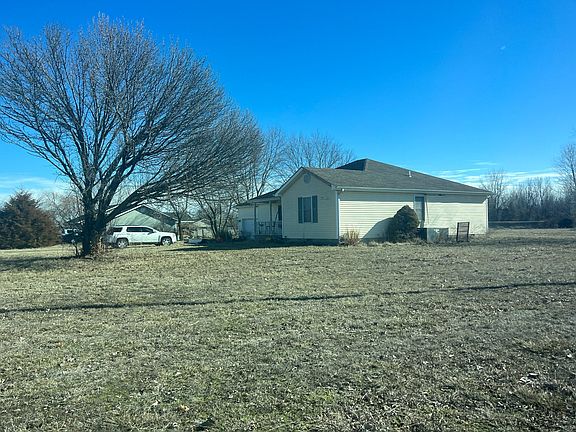 2nd image of 29194 Imperial Rd