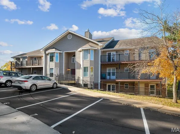 4525 Eli Dr APT D, Saint Louis, MO 63128