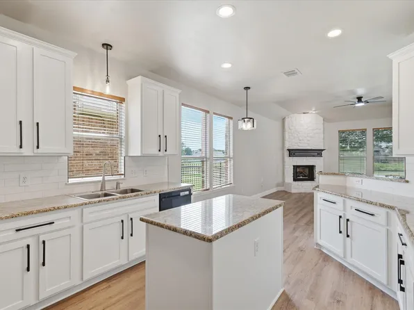 1581 Meadows Ave, Argyle, TX 76226