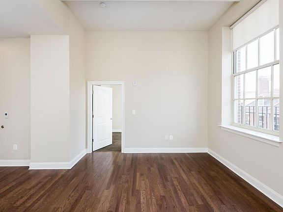 3rd image of 312-20 Walnut St #610