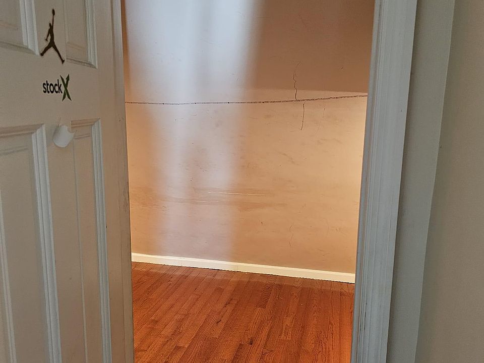 Closet/storage space
