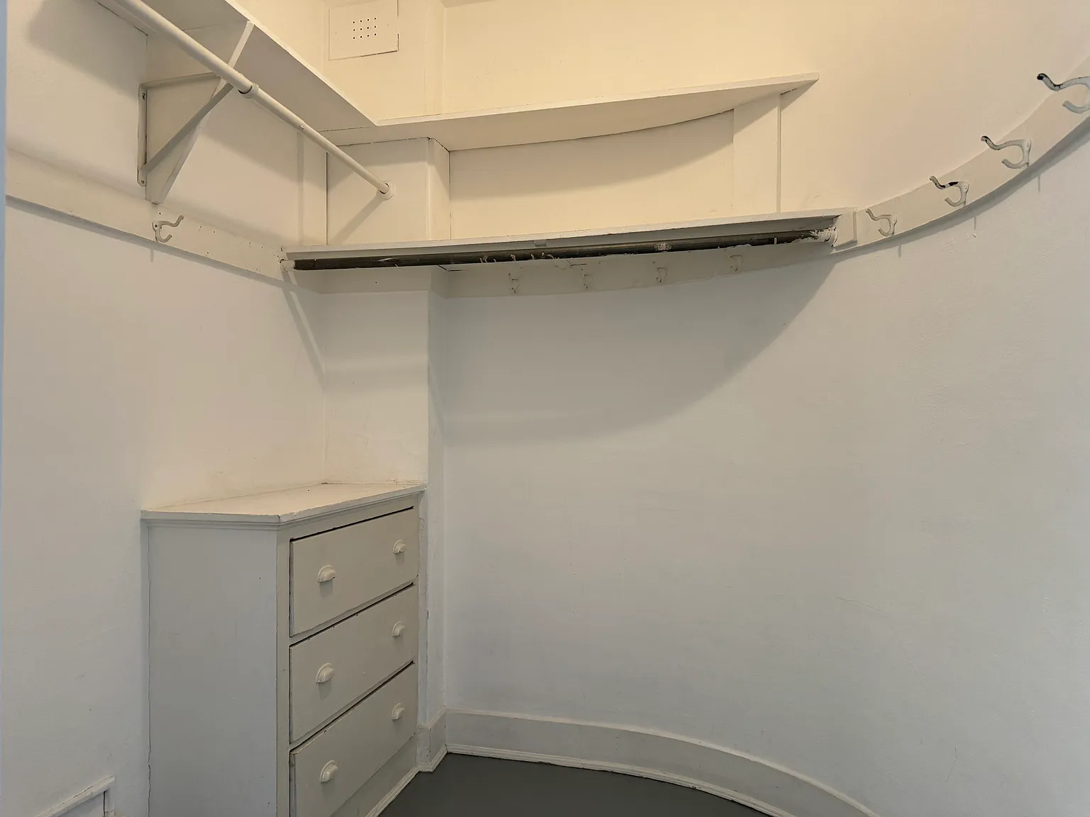 Sherwood Apartments — Photo 4