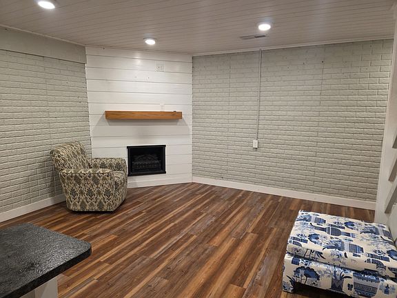 4th image of 2215 Reservoir St #3