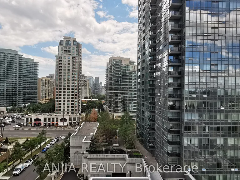 25 Greenview Ave #1026 — Photo 8
