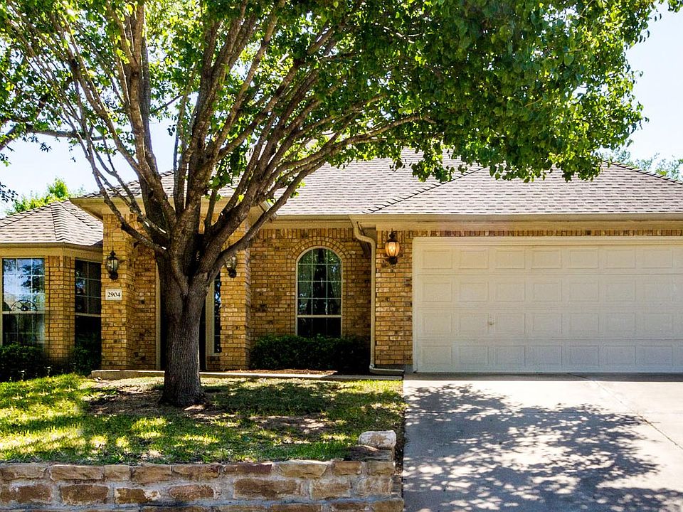 1st image of 2904 Cashell Wood Dr