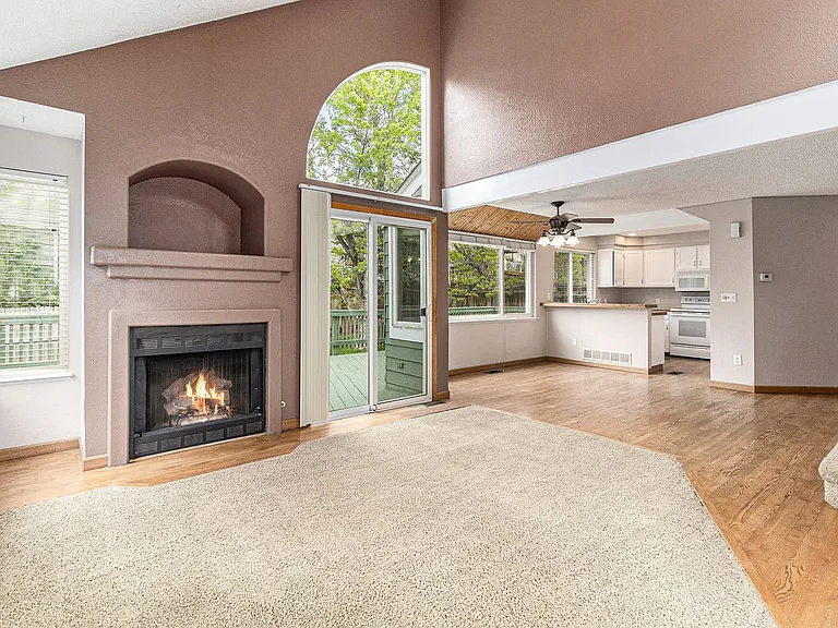 9855 Iris St — Photo 3