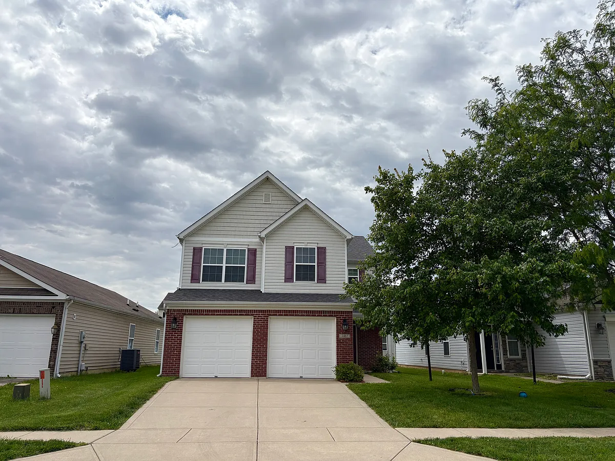 Building Photo - 2467 Middle View Dr