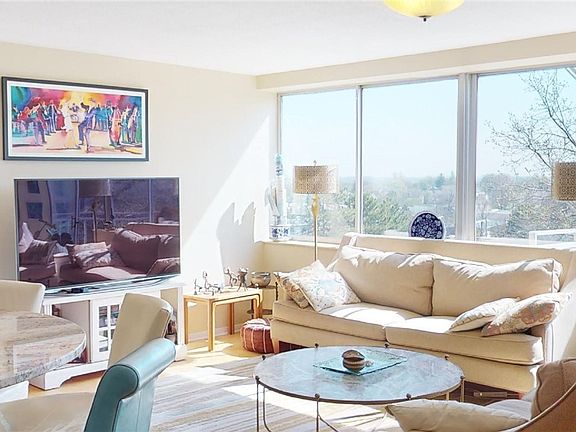 5th image of 1400 East Ave APT 515