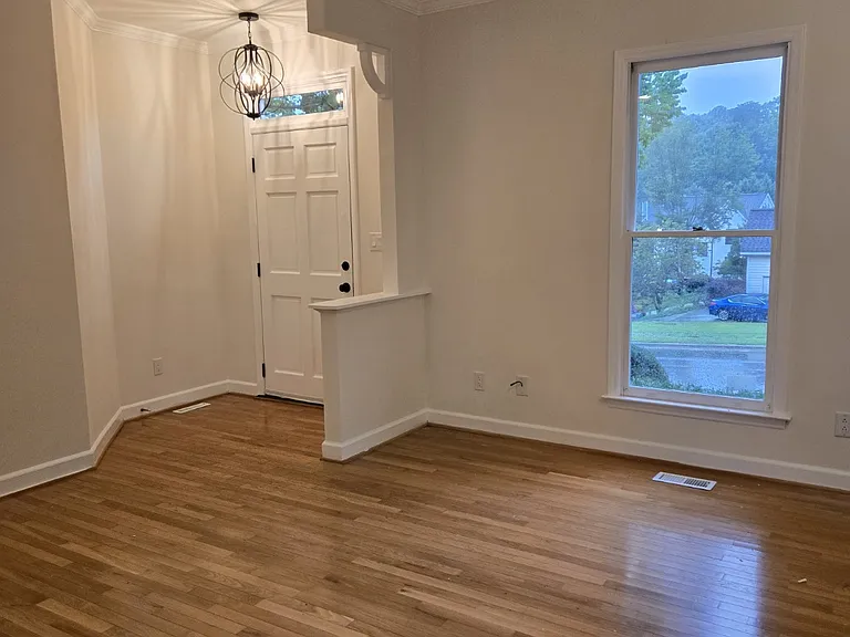 1011 Woodbriar St — Photo 2