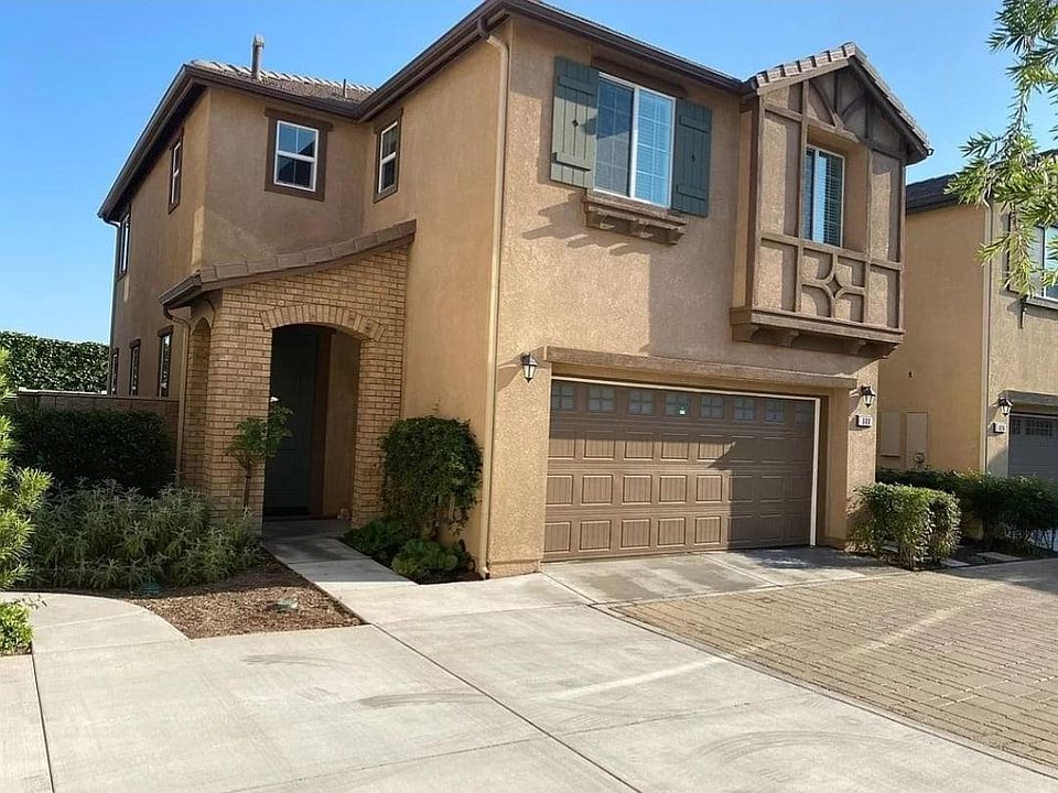 1st image of 688 Huron Pl