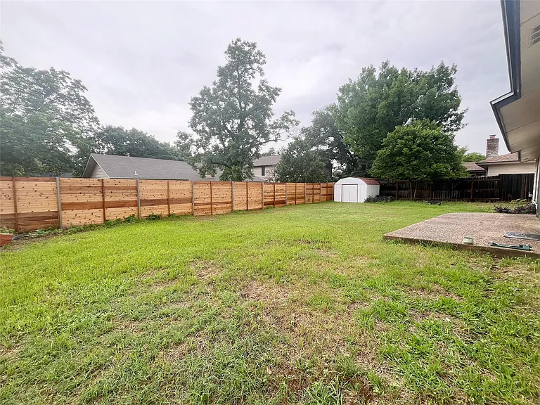 8702 Dawnridge Cir — Photo 26