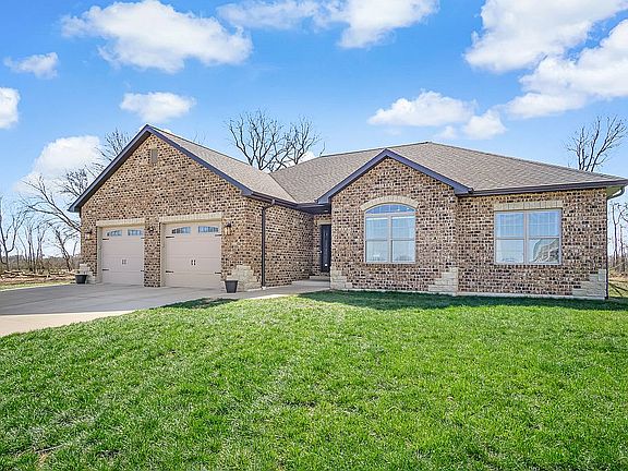 4th image of 732 Prairie Pl