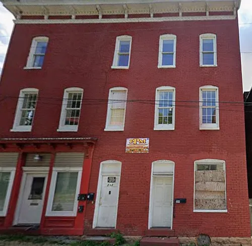 302 Columbia St Photo 1
