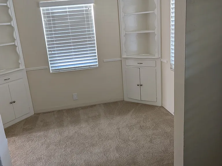 1430 N Myers St — Photo 24