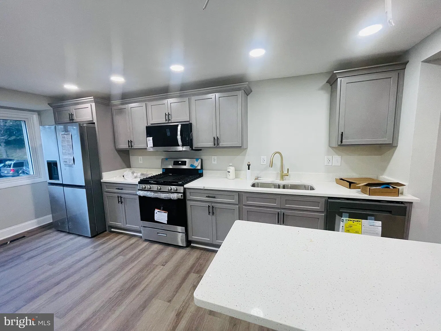 3 bed, 2.0 bath, 1525 sqft, $2,950 — Photo 3