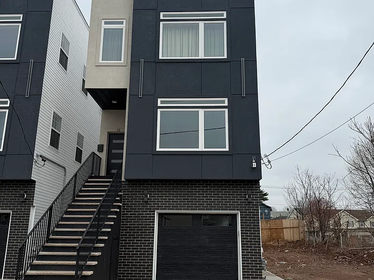 12 Nelson Pl #1 — Photo 2