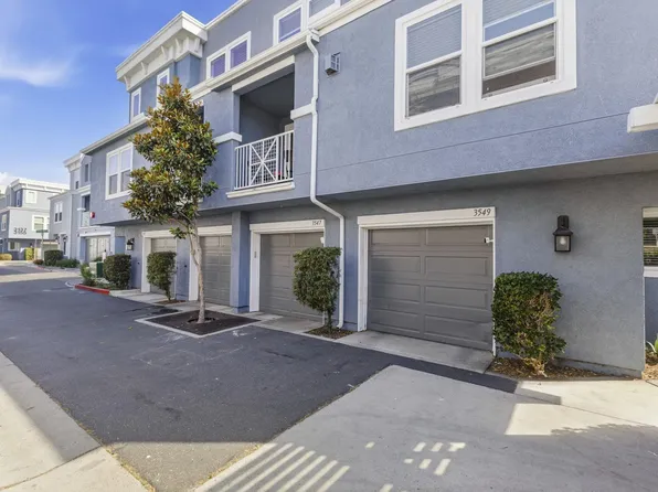 3549 Shoreline Bluff Ln, San Diego, CA 92110