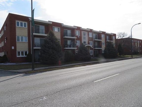 2nd image of 10035 S Cicero Ave APT 304
