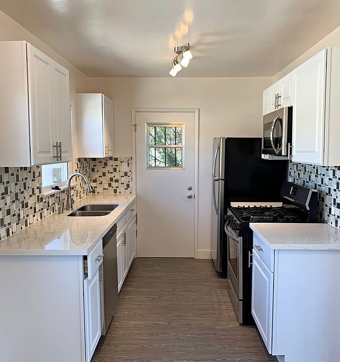1st image of 1325 E Wilson Ave #6A
