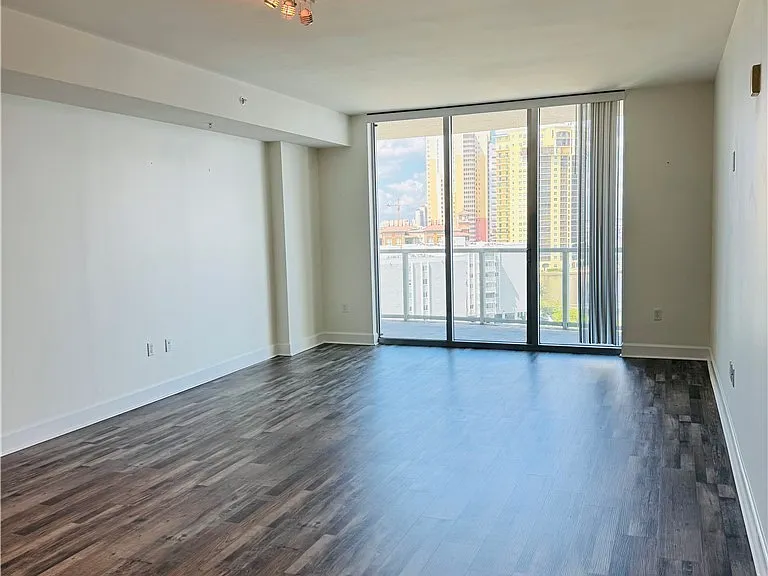 3000 Oasis Grand Blvd #903 — Photo 6