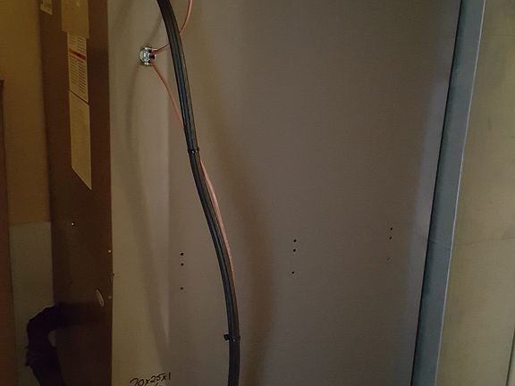 5th image of 1061 E Poplar St