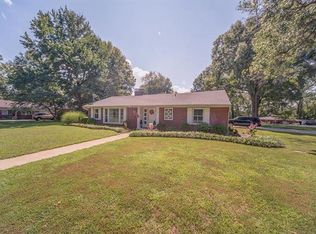 12 Narcissus Dr, Belleville, IL 62221