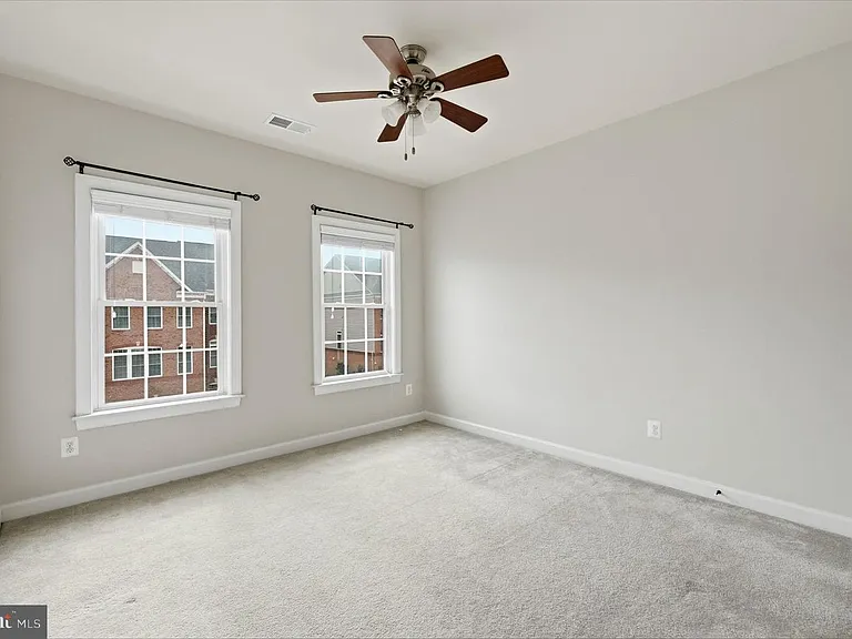 21253 Park Grove Ter — Photo 23