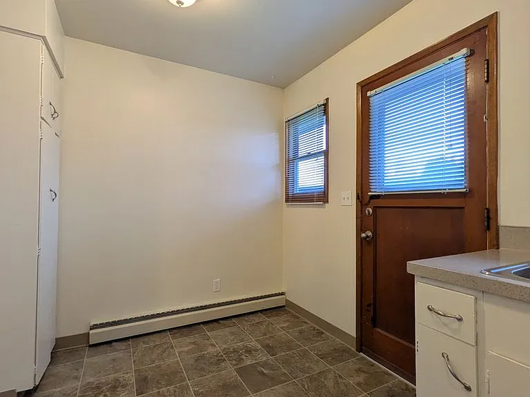 Bel Air Apartments — Photo 19