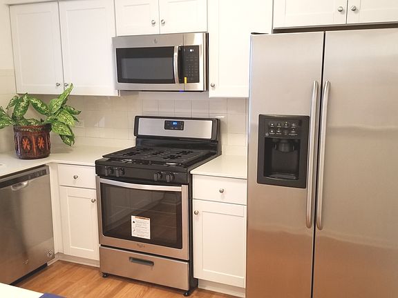 2nd image of 308 Hunterdon Ct