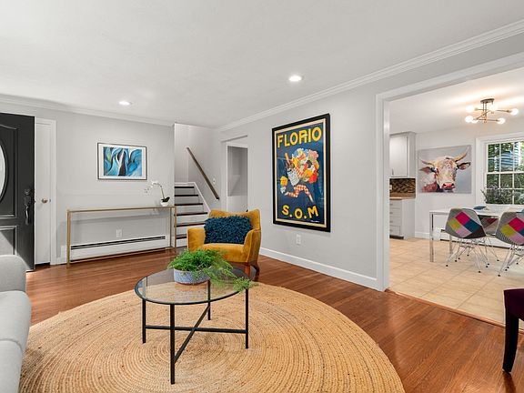 3rd image of 80 Wade St