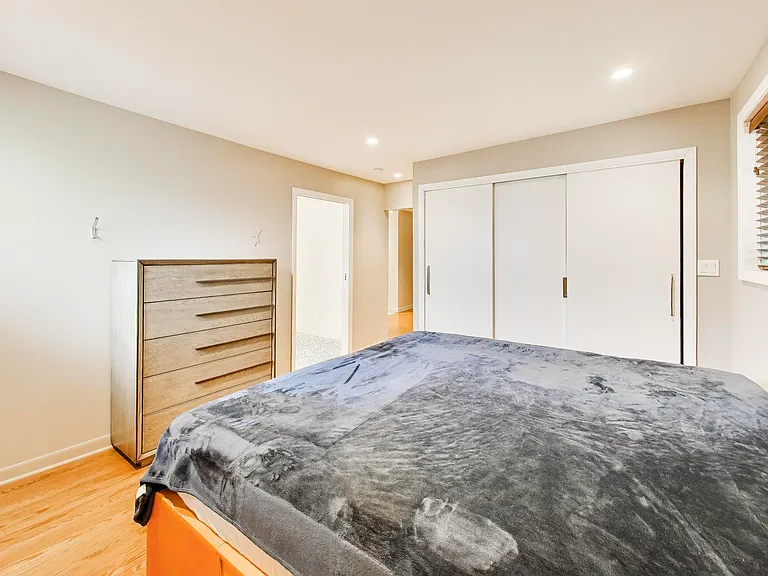 2722 Central St #4S — Photo 9