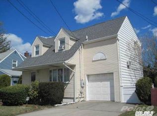 47 Central Blvd, Merrick, NY 11566