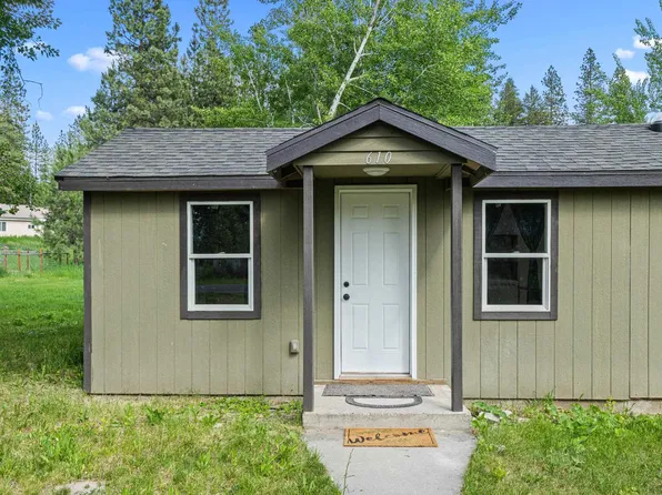 610 N 1st St, Springdale, WA 99173