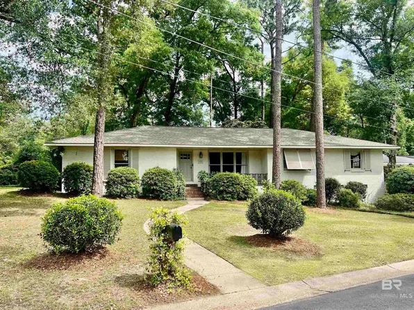 451 Ivy Cir, Fairhope, AL 36532