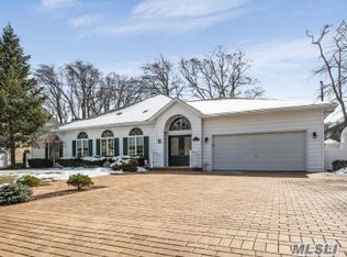 140 Hampton Blvd, Massapequa, NY 11758
