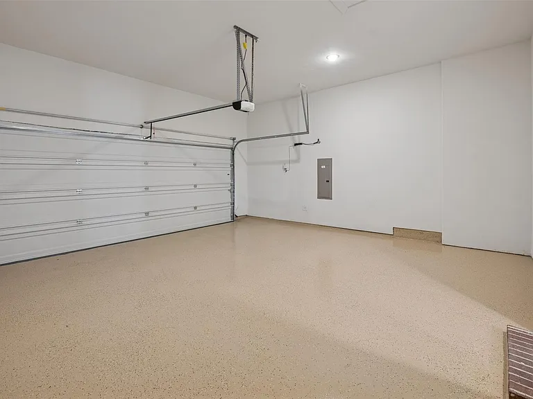 928 Marian Dr — Photo 19