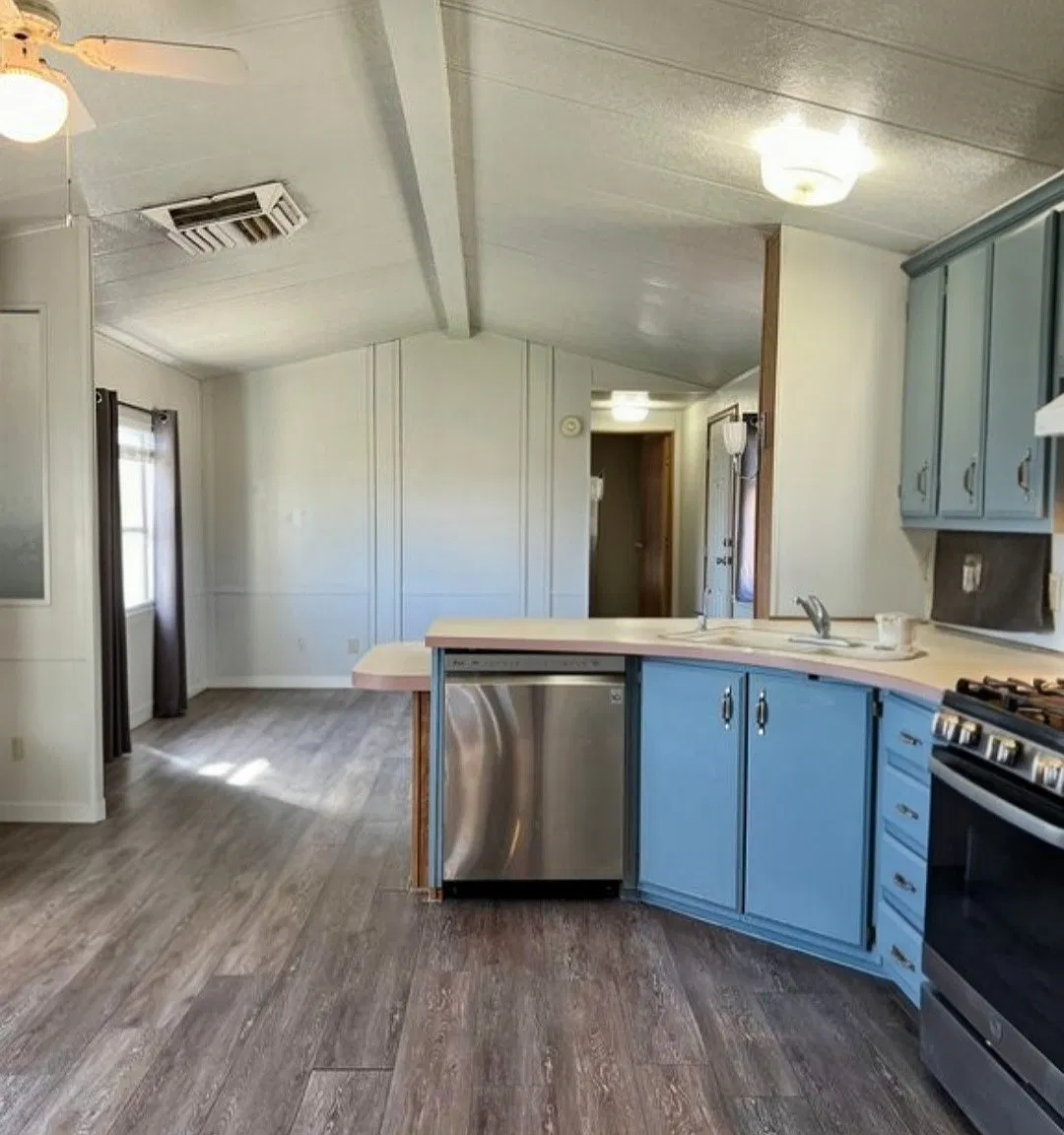 2 bed, 840 sqft, $1,875 — Photo 3