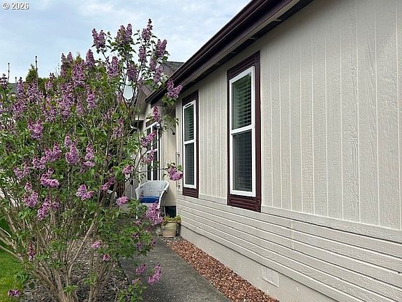 3rd image of 1805 NE 94th St