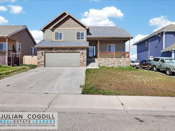 894 S 4th Ave, Mills, WY 82644