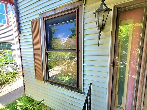 5th image of 414 S Paul Laurence Dunbar St
