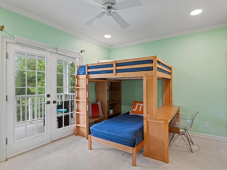 2922 Thousand Oaks Dr — Photo 22