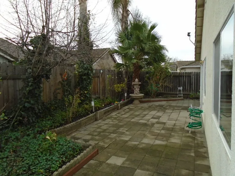 2378 Roualt St — Photo 20