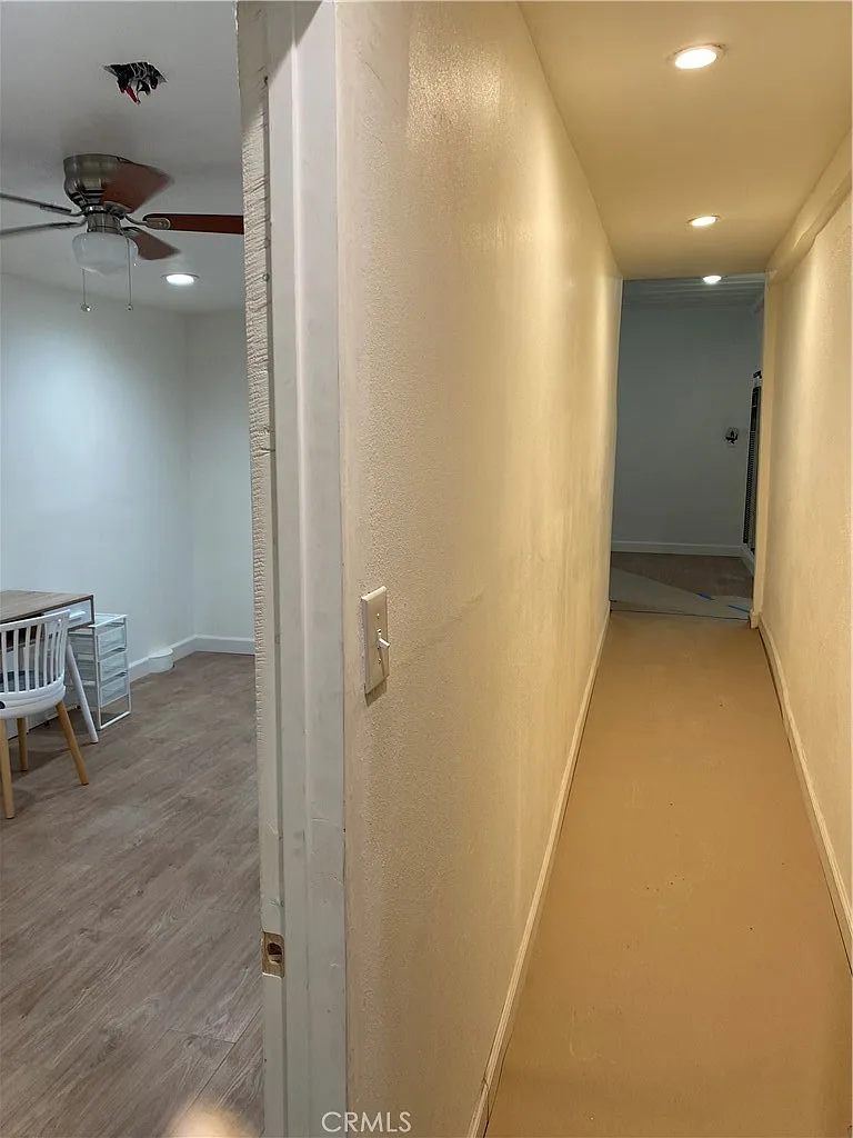 3 bed, 1400 sqft, $900 — Photo 2