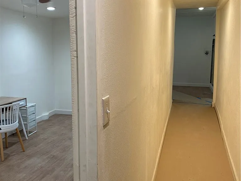 19216 Kendall Dr — Photo 2