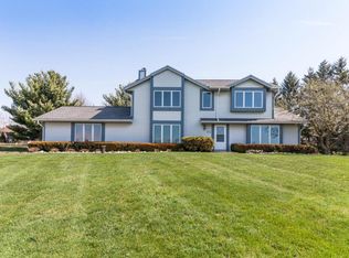 W343N7056 Timber Ridge Dr, Oconomowoc, WI 53066
