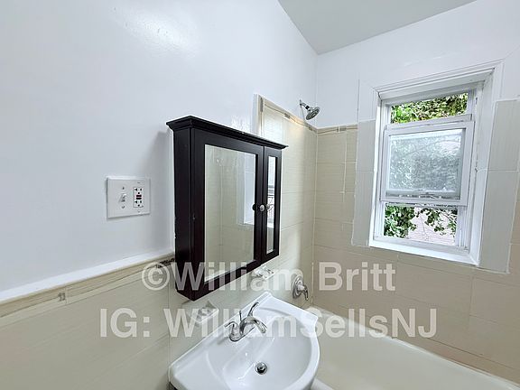 5th image of 115 Fairview Ave APT 38