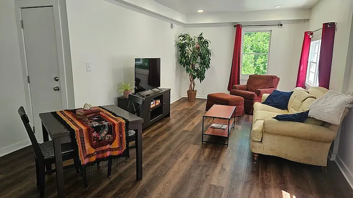 1 bed, 850 sqft, $1,500 — Photo 2