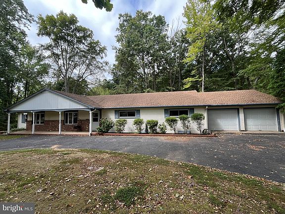 2nd image of 230 Burrs Rd