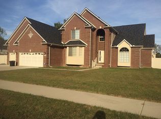 20321 Inkster Rd, Brownstown, MI 48174